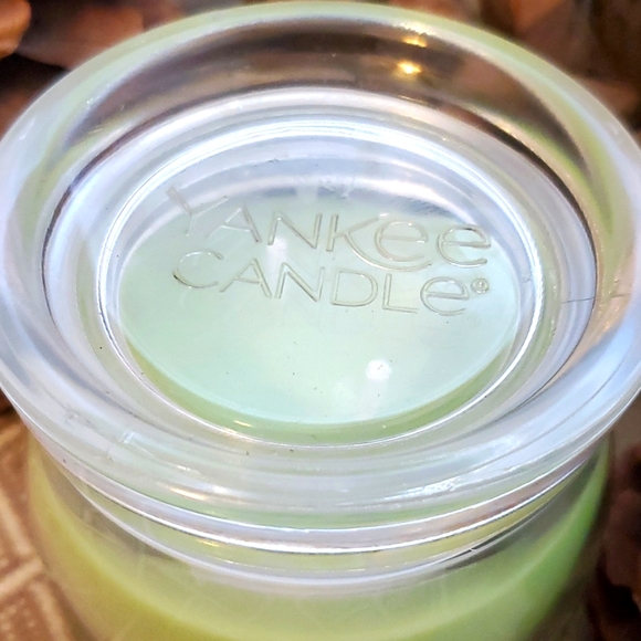 Yankee Candle Pineapple Cilantro - Picture 3 of 3